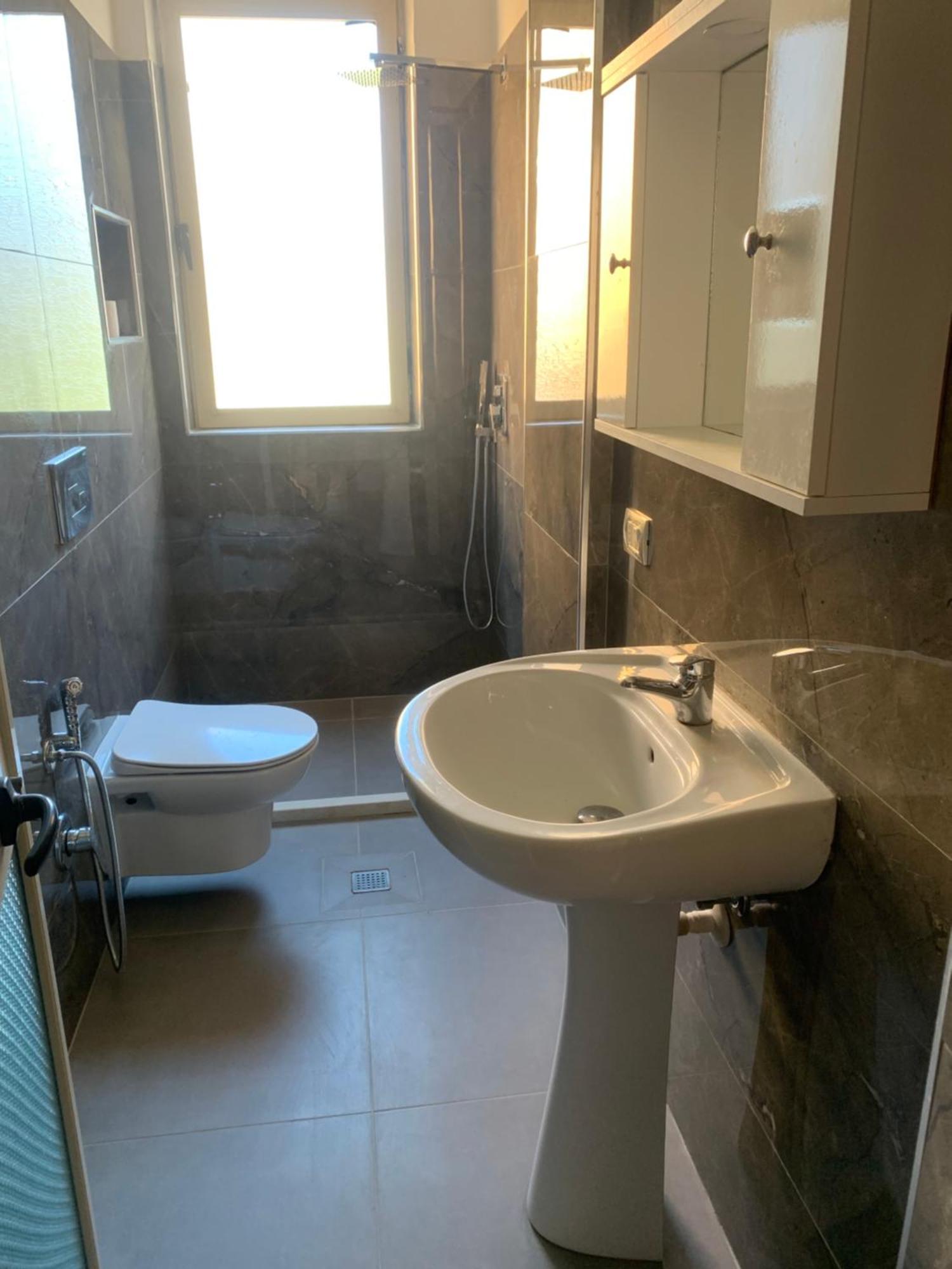 Premium * Durrës